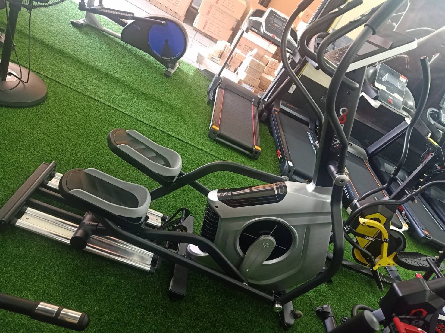 เครื่องเดินวงรี Elliptical MuscleX S610E