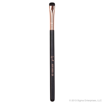 SIGMA :: E20 - Short Shader แปรงลงสีแรเงา เหมาะสำหรับลงสีอายแชโดว ในบริเวณที่ต้องการความแม่นยำสูง ขนแปรงแน่น แบน สั้น