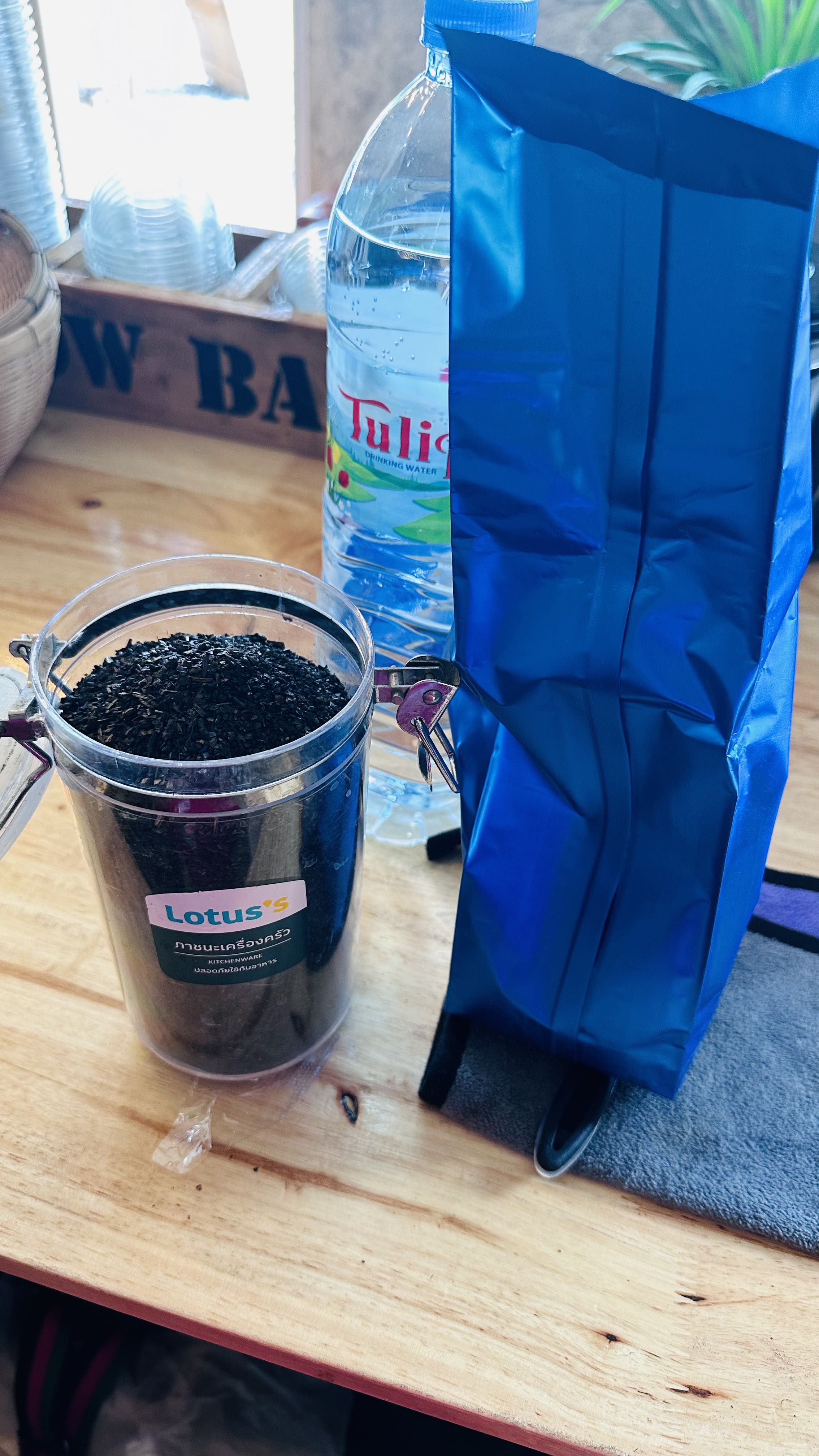 ชาอัญชัน ชาอัญชันแท้ 100% ผงชาดอกอัญชัน Butterfly Pea Tea ดื่มด่ำกับสีสันสดใส และคุณประโยชน์มากมาย กับผงชาอัญชัน ป่นหยาบ 500 กรัม ชาคุณภาพ มาตรฐาน อย. คัดสรรชาจากดอยพี้นที่เชียงใหม่ ราคามิตรภาพ สีน้ำเงินเข้ม สวยงาม เหมาะสำหรับทำเครื่องดื่มและขนม