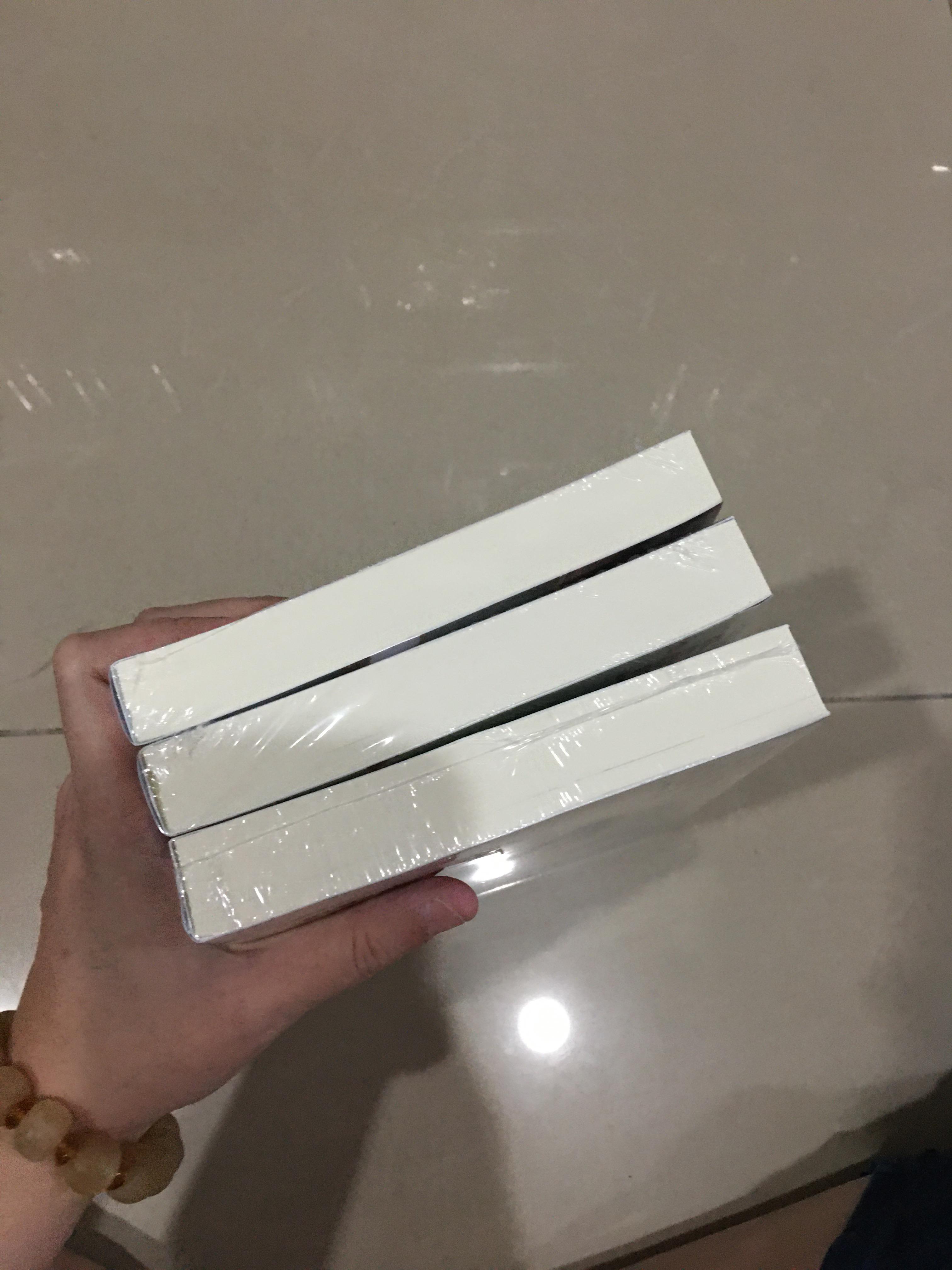 นิยายแปล โอตาคุวันสิ้นโลก 3 เล่มยังไม่จบ