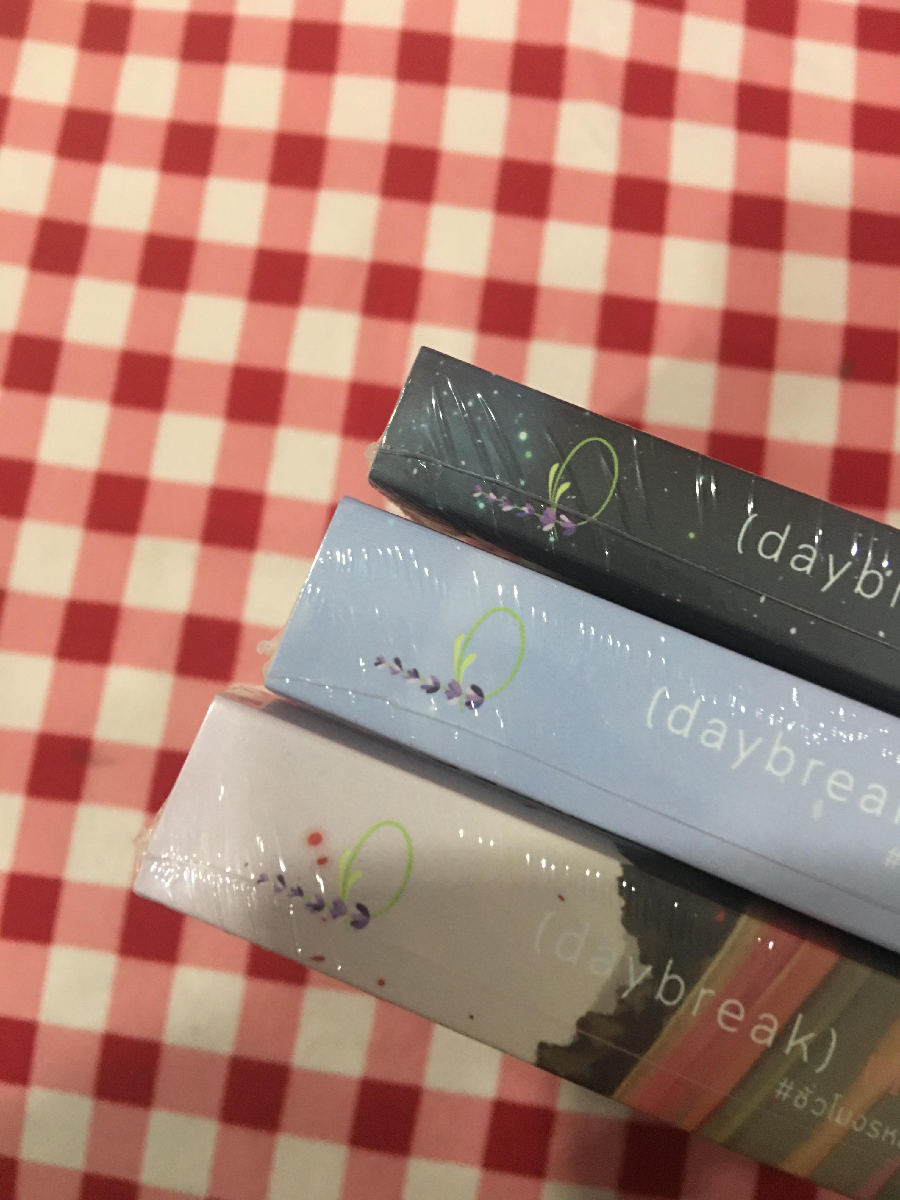 นิยายแต่ง ชั่วโมงหยุดรัก + ชั่วโมงหลงรัก + ชั่วโมงเกือบรัก