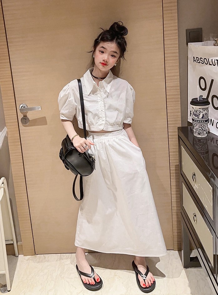 ชุดเซ็ตเกาหลีเสื้อคอปก+กระโปรงสีขาว