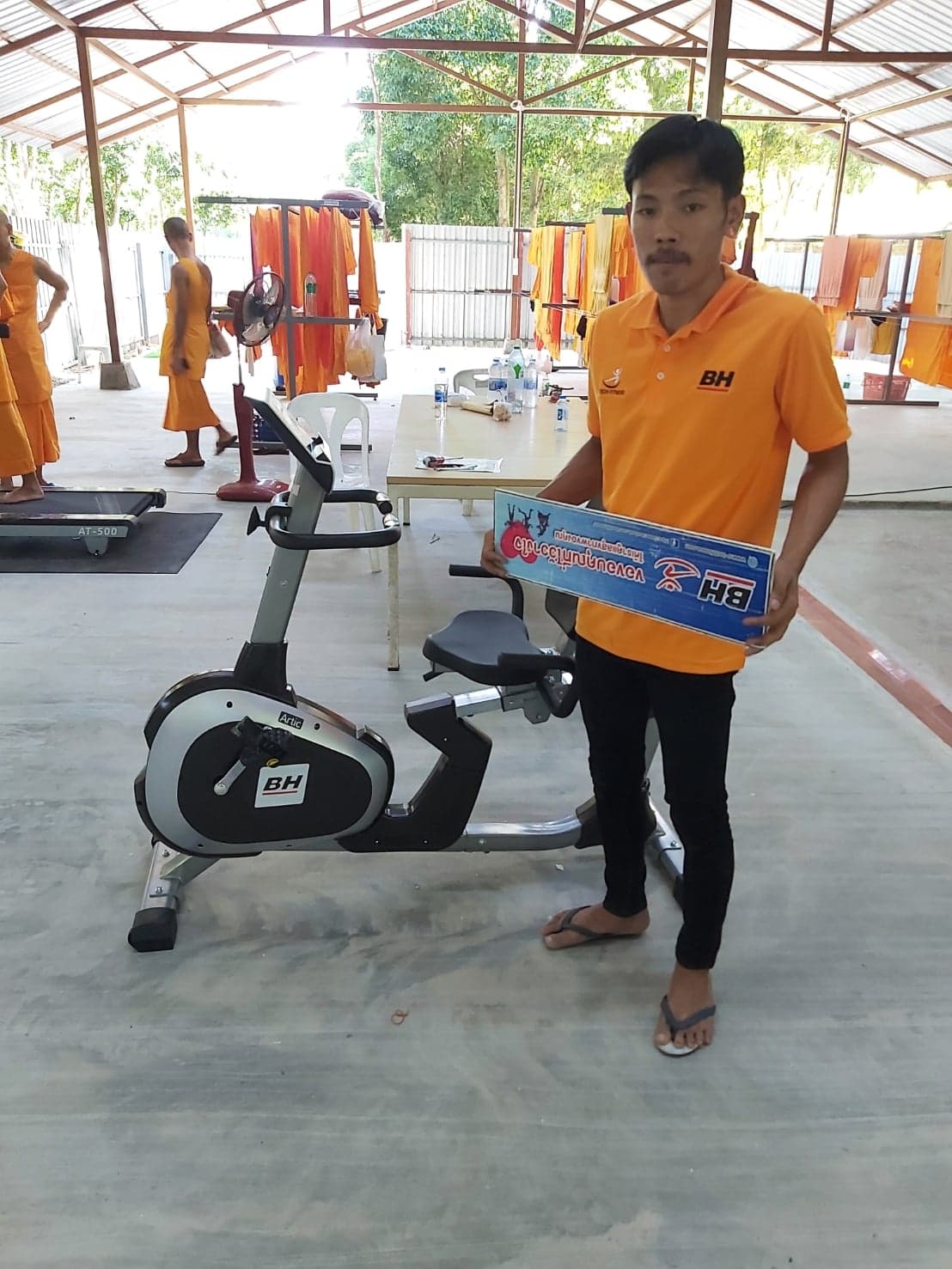 จักรยานออกกำลังกายเอนปั่น BH รุ่น H610 ตัวโชว์