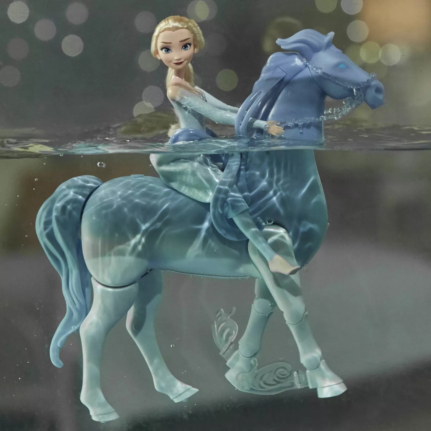 ของเล่นม้าว่ายน้ำได้ Disney Frozen 2 Elsa and Swim & Walk Nokk Figures ราคา 3,090 บาท