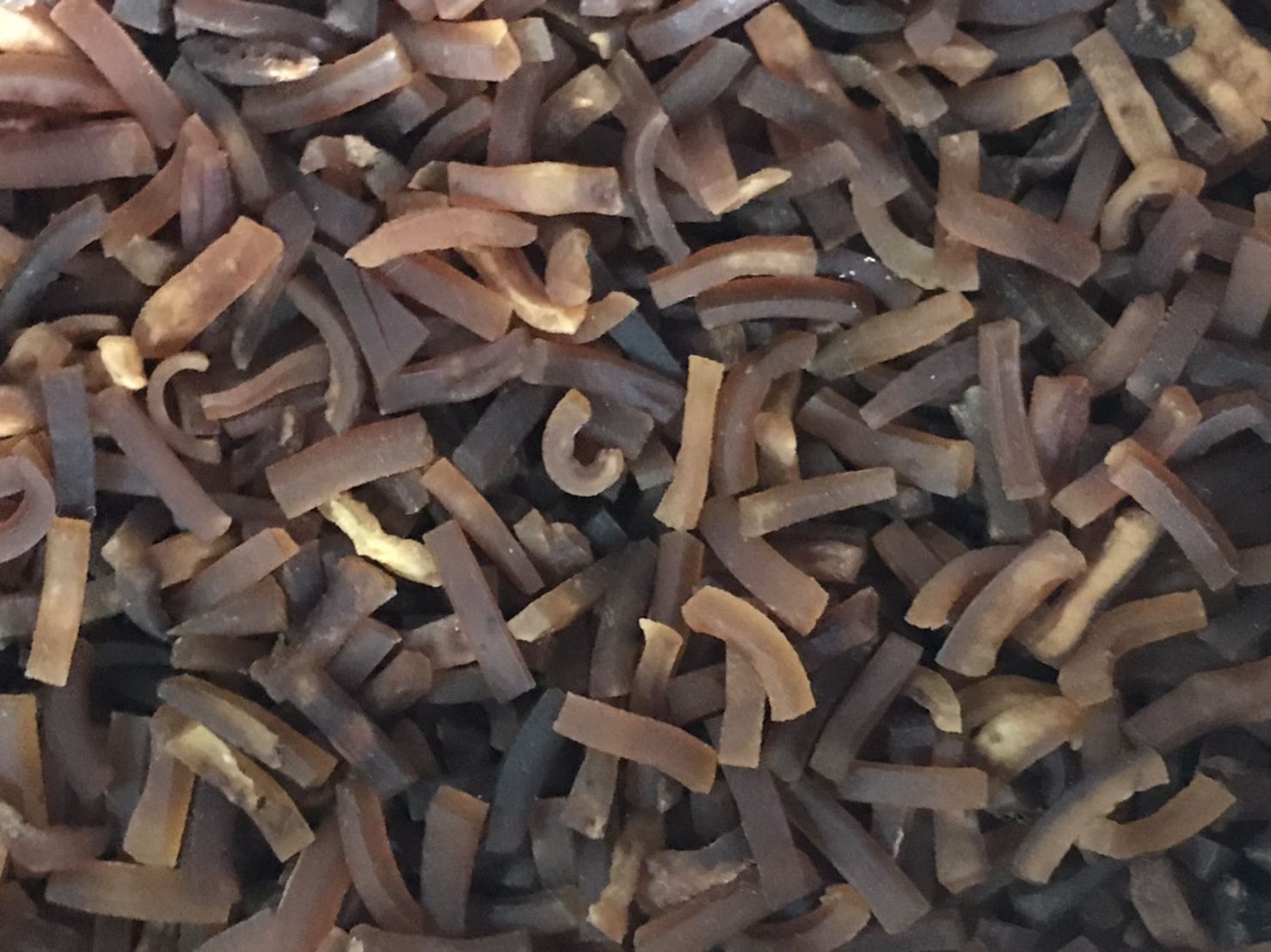 หนังปอง สูตรไทใหญ่ ขนาดทดลอง 50 กรัม หนังควายแห้งปรุงรส หนังพอง แคบควาย (ชนิดแห้ง ยังไม่ได้ทอด) Beef crackling หนังปอง เป็นอาหารที่ได้จากหนังควาย นำมาทอดกรอบ นิยมกินร่วมกับอาหารประเภทน้ำพริก ยำผัก ตำมะเขือ ขนมจีนน้ำเงี้ยว