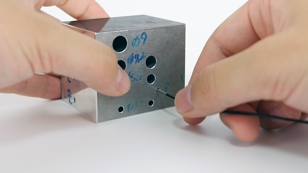 กล้องงูประสิทธิภาพสูง เส้นผ่าศูนย์กลางขนาดเล็กเพียงφ1.8mm Super-ultra Small industrial Video Borescope HNL-1.8CAM120