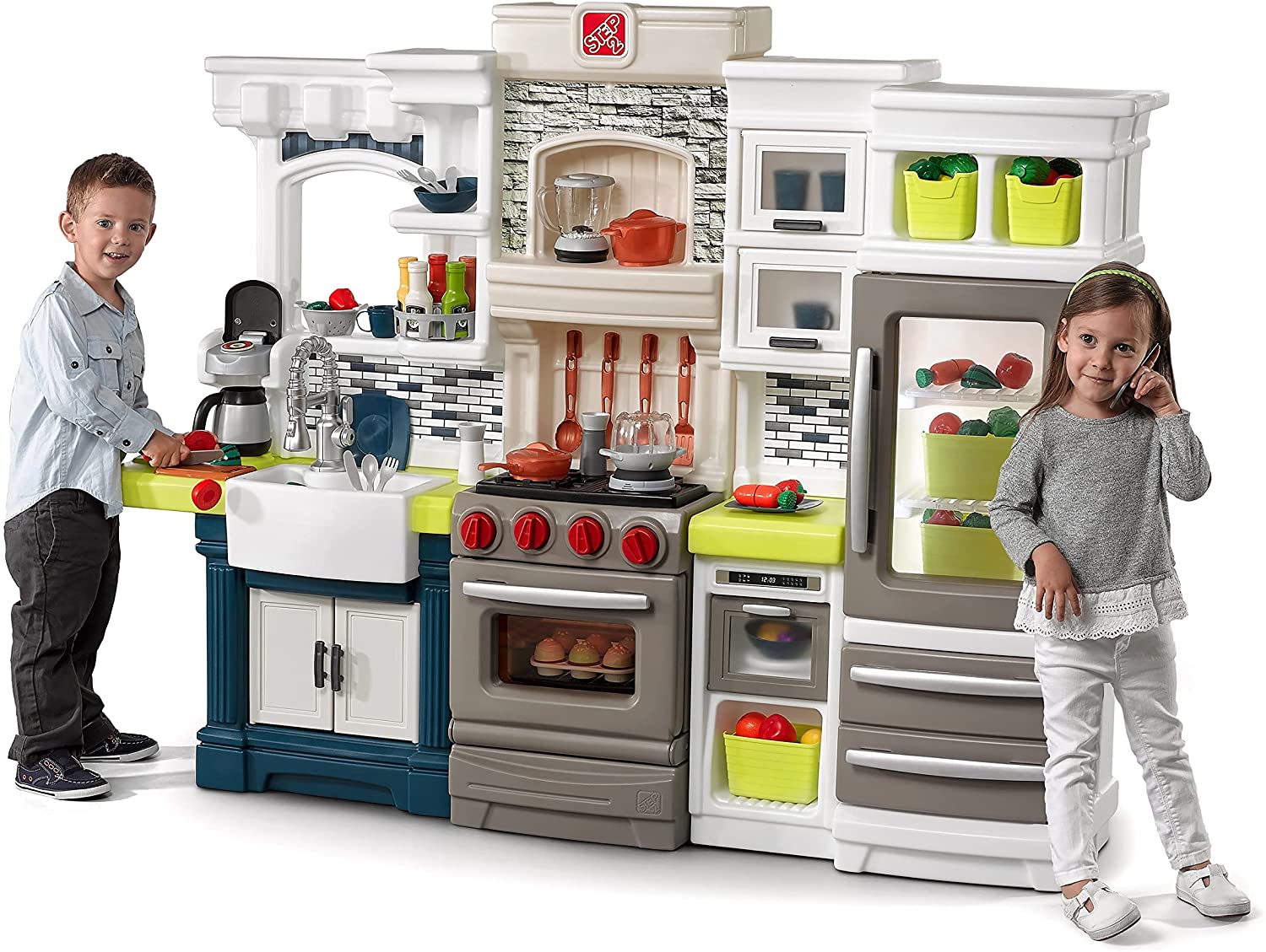 ล็อตใหม่ ชุดครัวเสมือนจริงชุดใหญ่สุดว้าว!! Step2 Edge Kitchen Over 70-Pc Play Food & Toy Accessories Set Included. ราคา 25,000 บาท