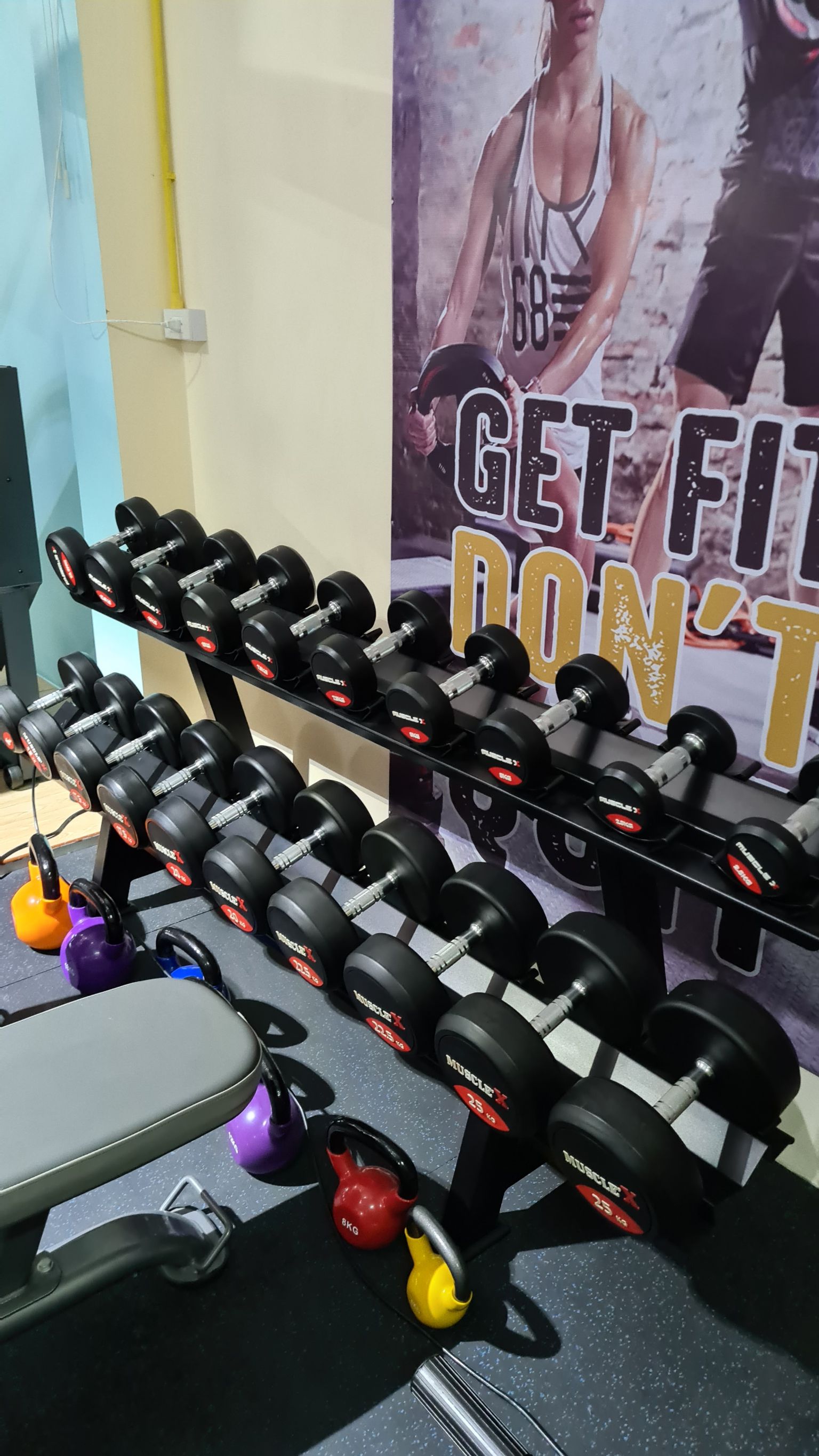 ดัมเบลหุ้มยาง พร้อมชั้นวาง 10 คู่ 2.5-25kg Muscle