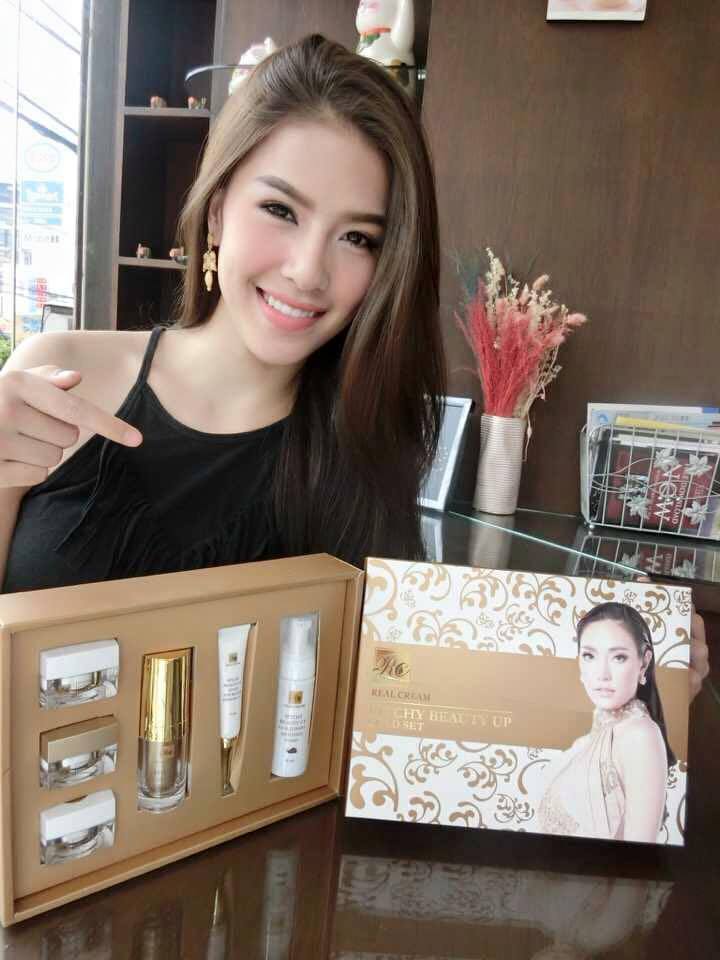 พิชชี่บิวตี้อัพโกลด์เซท (Pitchy Beauty Up Gold Set)