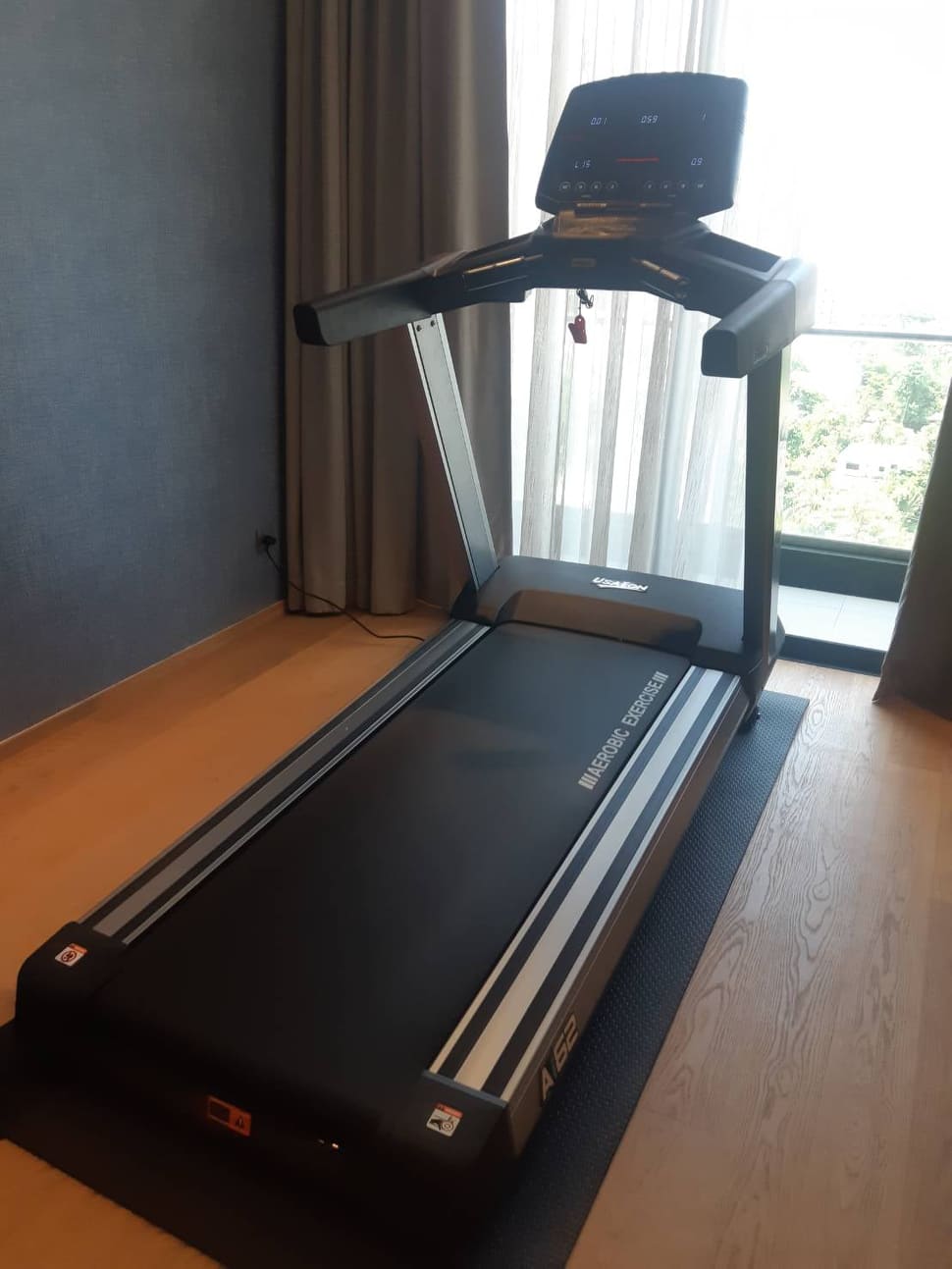 ลู่วิ่งไฟฟ้าฟิตเนส USAeon รุ่น Ai62 Motor 5 AC