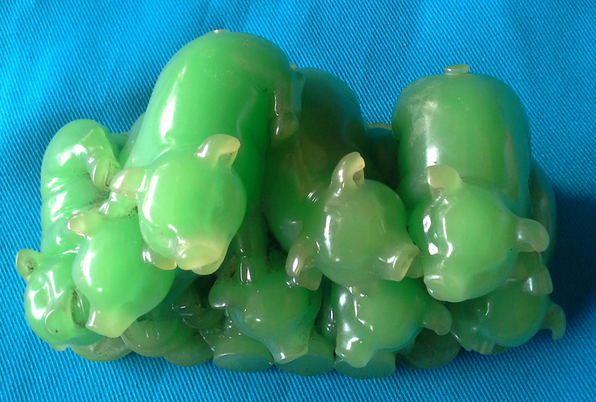 หมูครอบครัวหยกเขียวส่งฟรีems