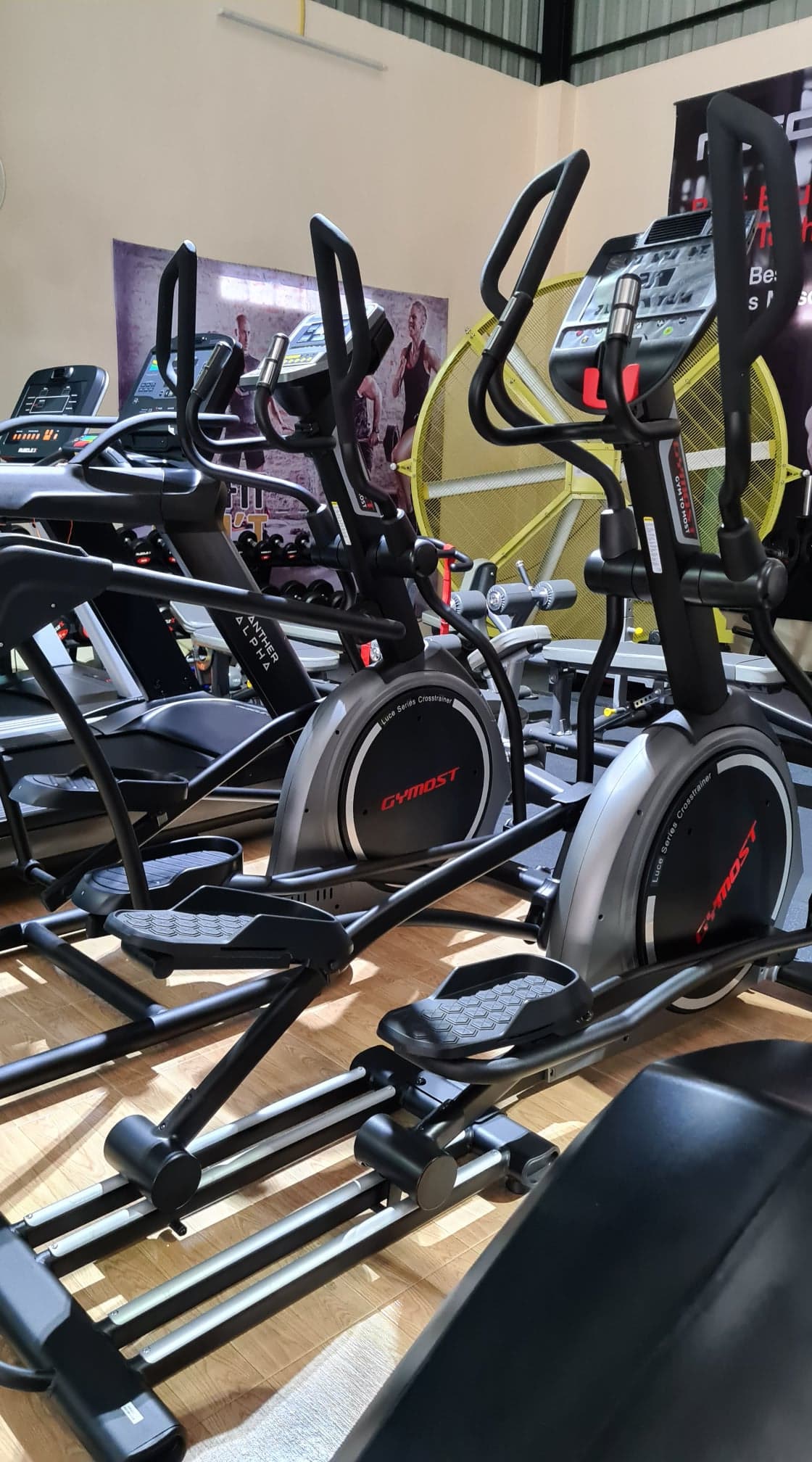เครื่องเดินวงรี Gymost Eli1 Elliptical Trainer