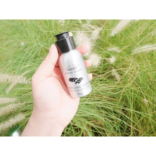 Detox powder three brand (แป้งดีท็อกผิวหน้า ทรี แบรนด์)