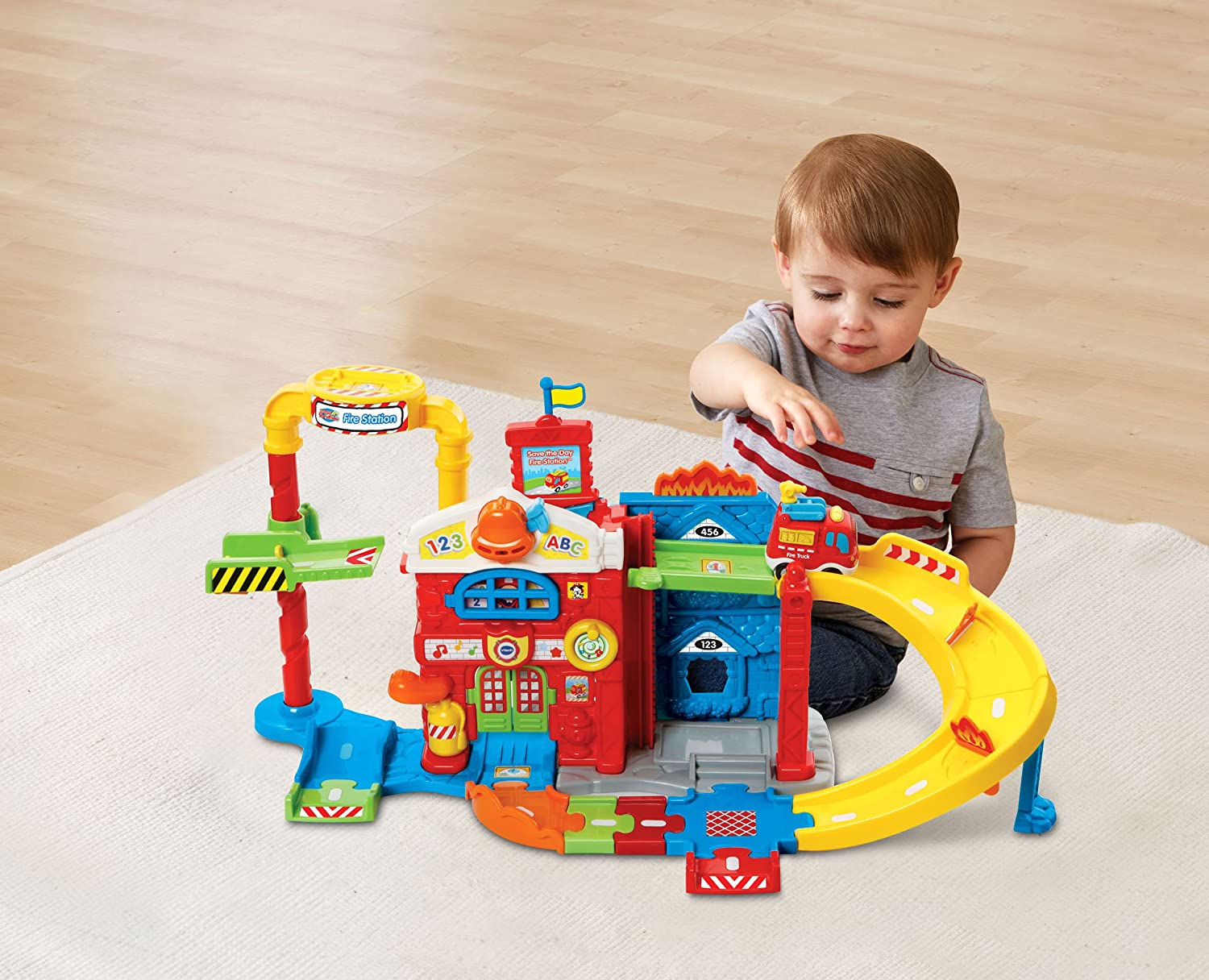 VTech Go! Go! Smart Wheels Save the Day Fire Station ราคา 1,950 - บาท