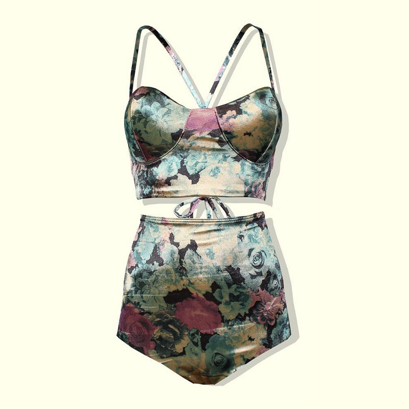 [Size S,M] ชุดว่ายน้ำทูพีช บราถักหลังลายดอกกุลาบเขียว ผ้ามันเงา กางเกงเอวสูง