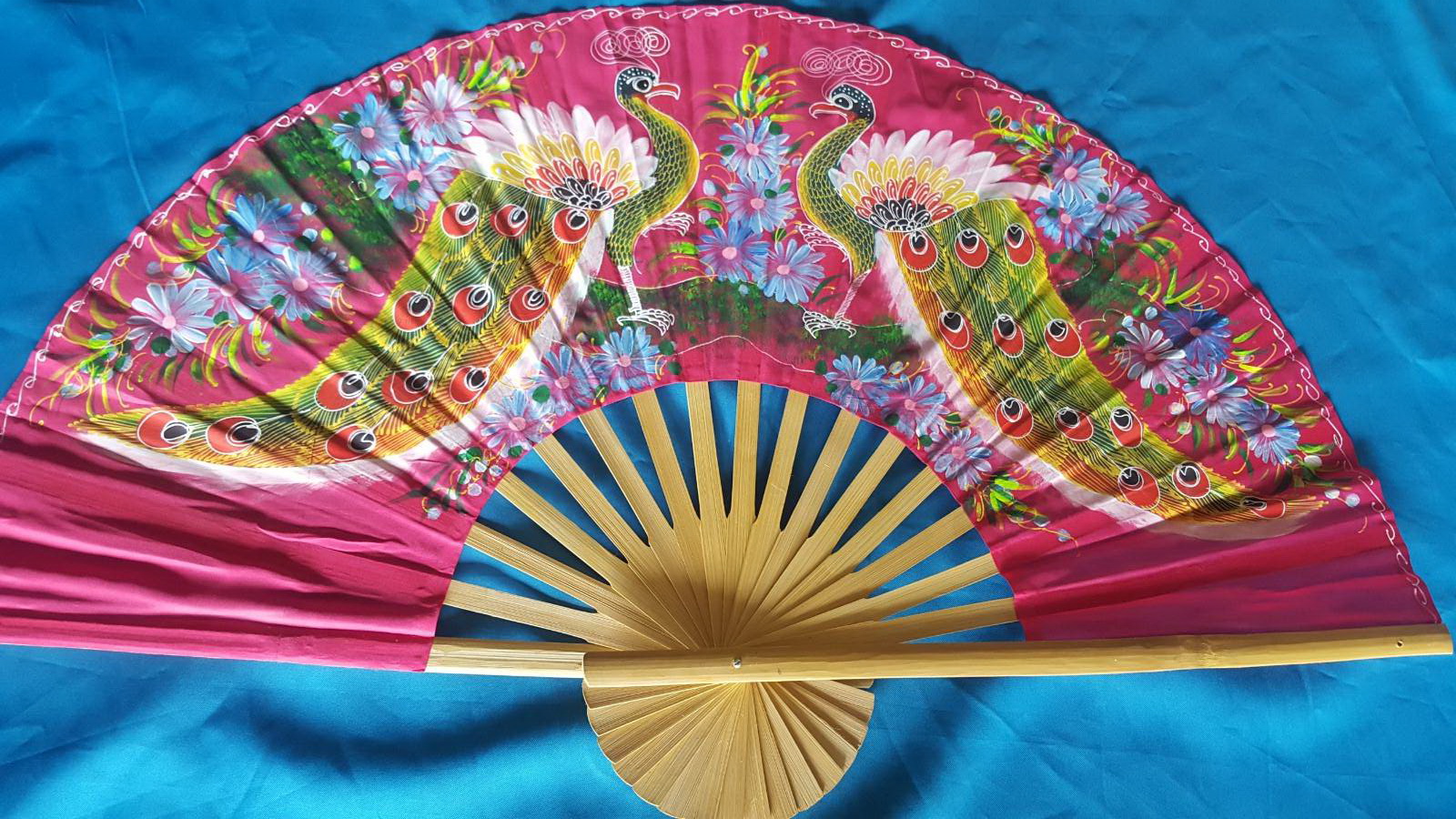 พัดแขวนผนังนกยูงสีชมพูส่งฟรี