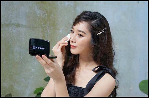 แป้งผสมรองพื้นออร่า มี Aura Me Perfect Cover