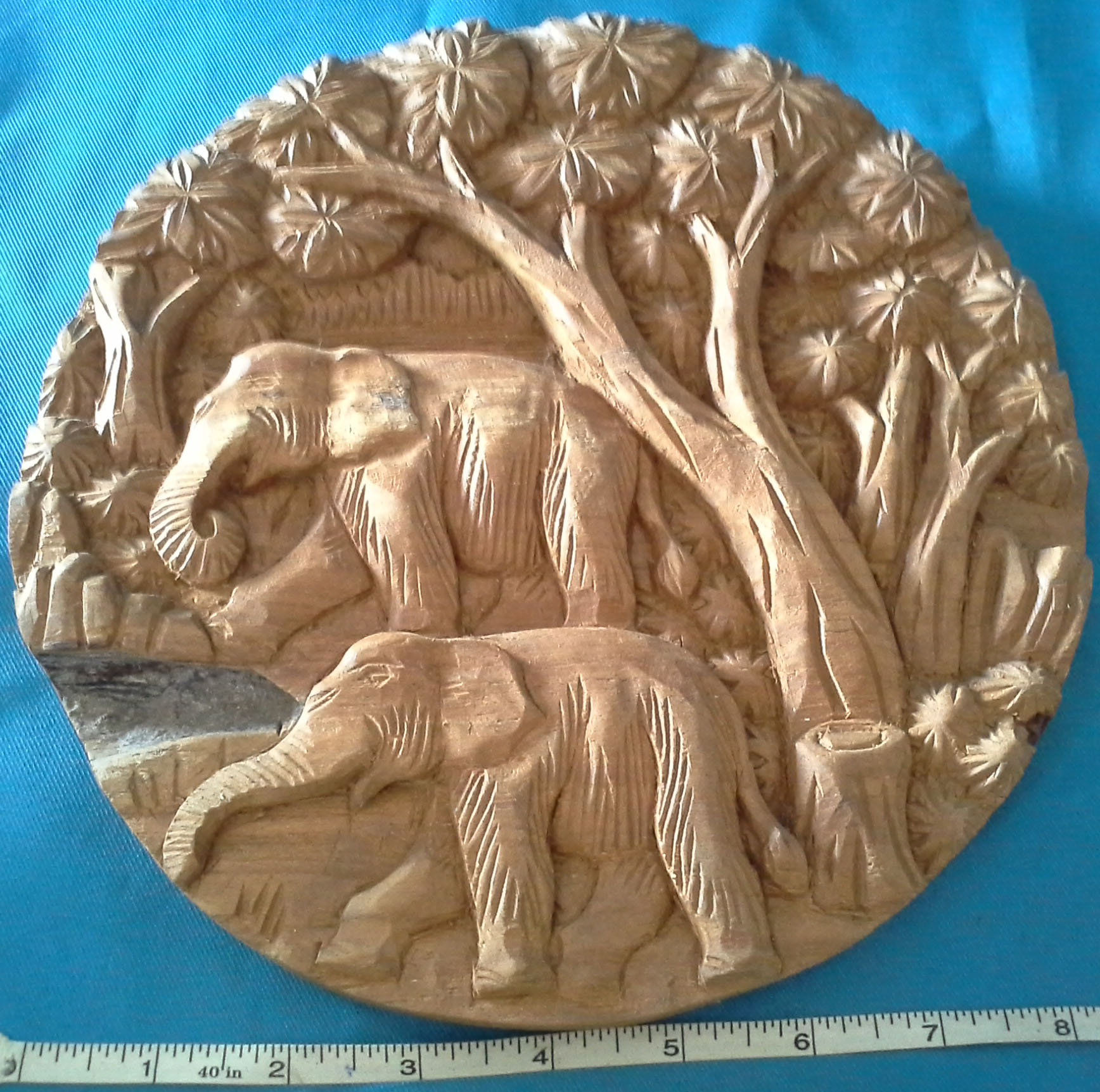 ช้างไม้คู่แกะสลัก