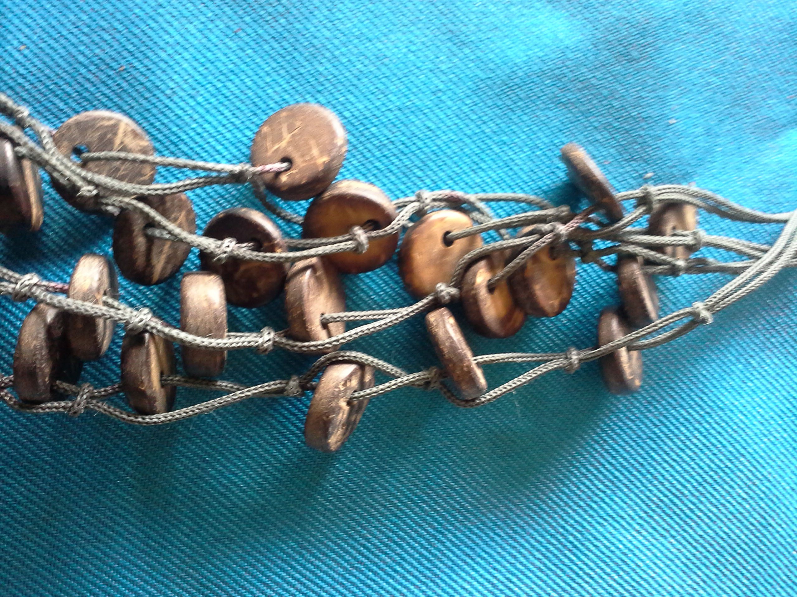 สร้อยคอกะลา