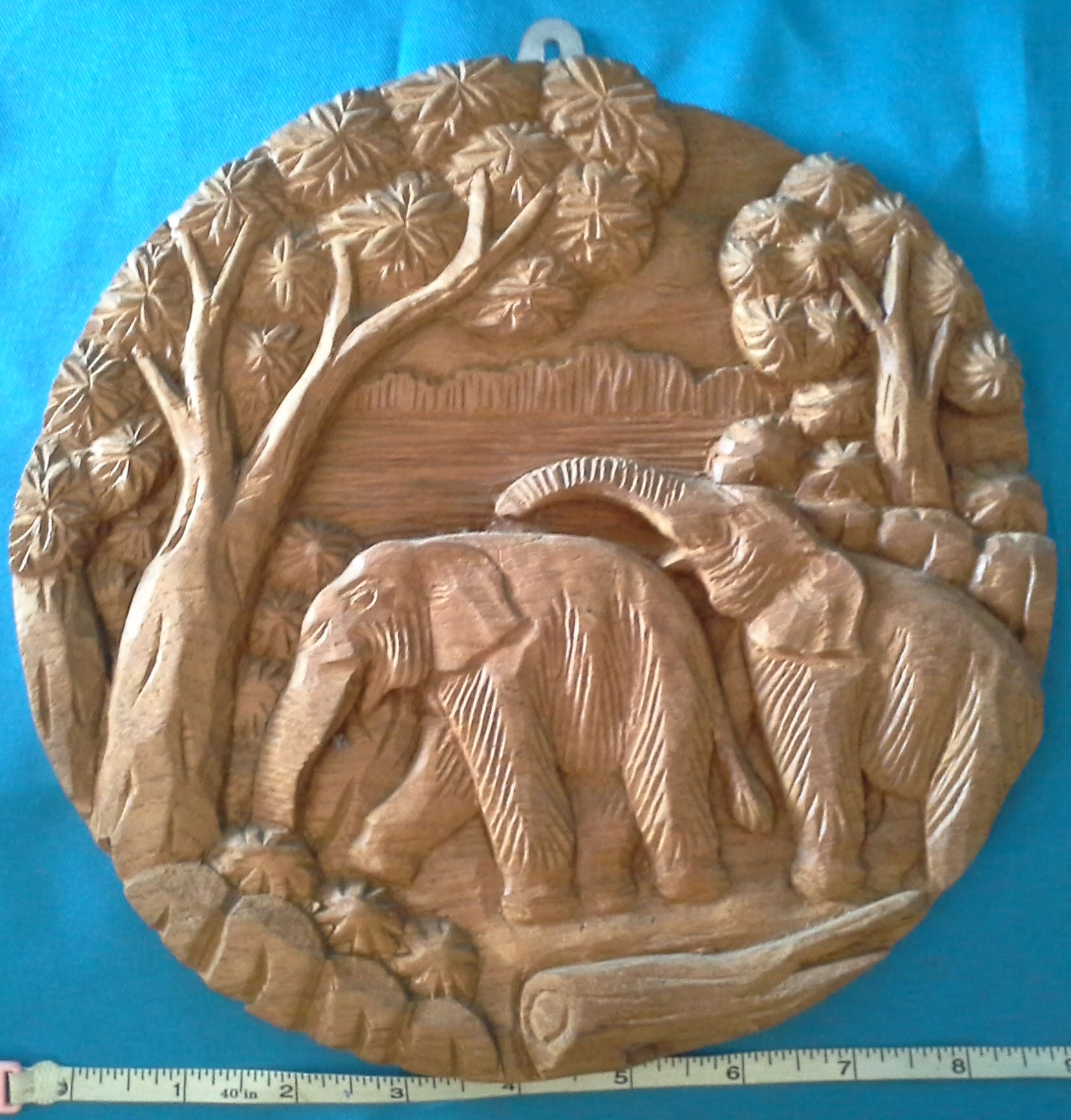 งานแกะสลักไม้รูปช้างแขวนผนัง