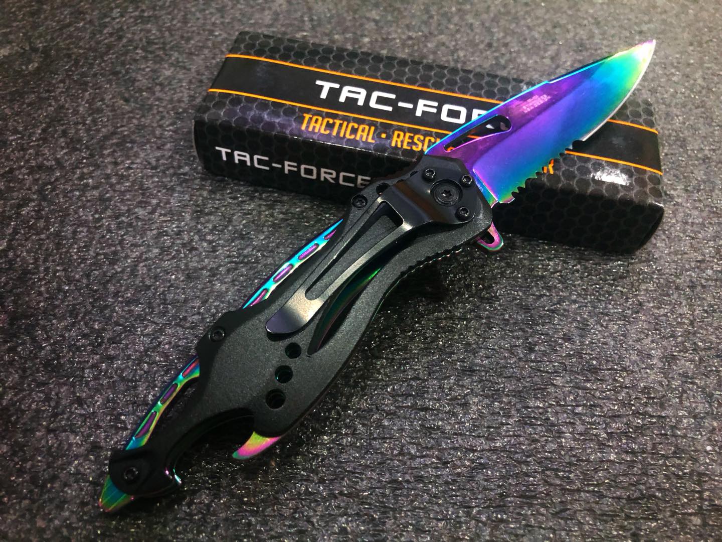 มีดพับสีรุ้ง Tac-Force Folding Pocket Knife, 3.25-inch Serrated Rainbow Blade