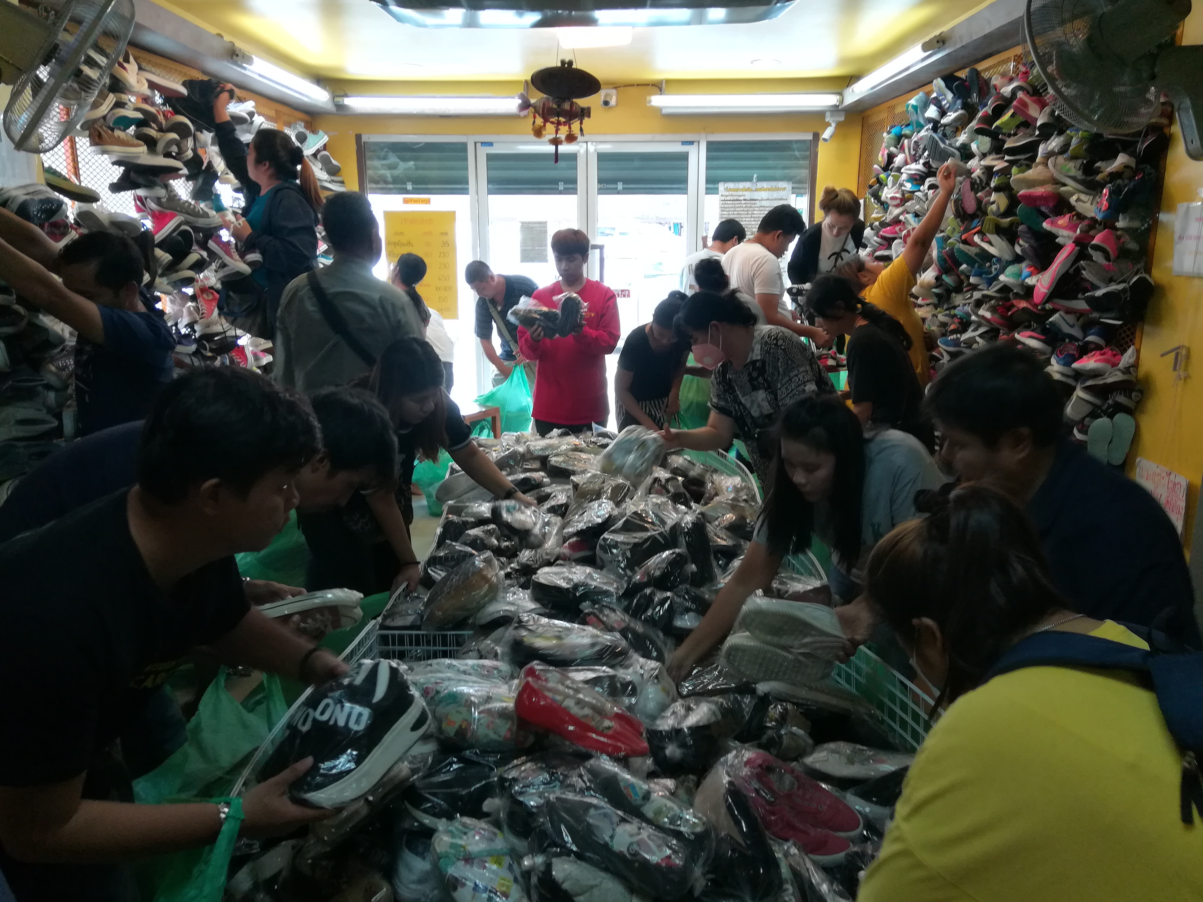 รีวิวลูกค้าร้าน Footlongshoes