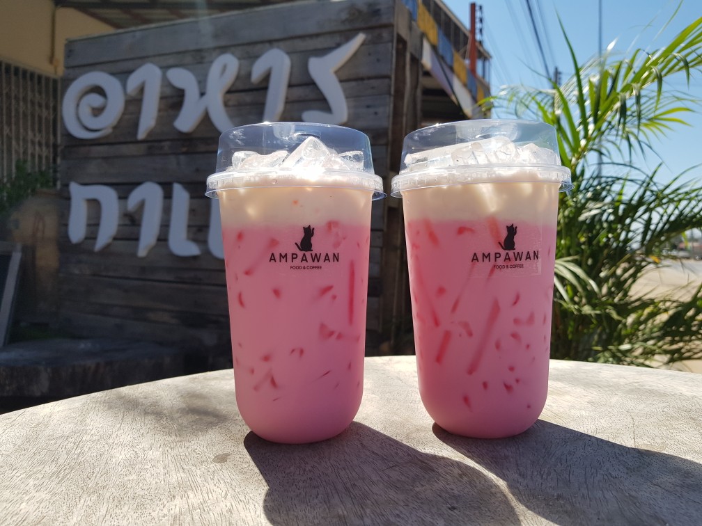 ผงกุหลาบ Rose Tea ขนาด 500 กรัม ชานมกุหลาบ ผงดอกกุหลาบ น้ำหนักครึ่งกิโลกรัม ราคามิตรภาพ กลิ่นหอมสุด ๆ ชาดอกกุหลาบ ผงชากุหลาบ ชาคุณภาพ มาตรฐาน อย. คัดสรรชาจากดอยพี้นที่เชียงใหม่ ราคามิตรภาพ ผลิตจากใบชาแท้ 3 สายพันธุ์ ทำให้ได้กลิ่นและรสชาติที่อร่อยลงตัว