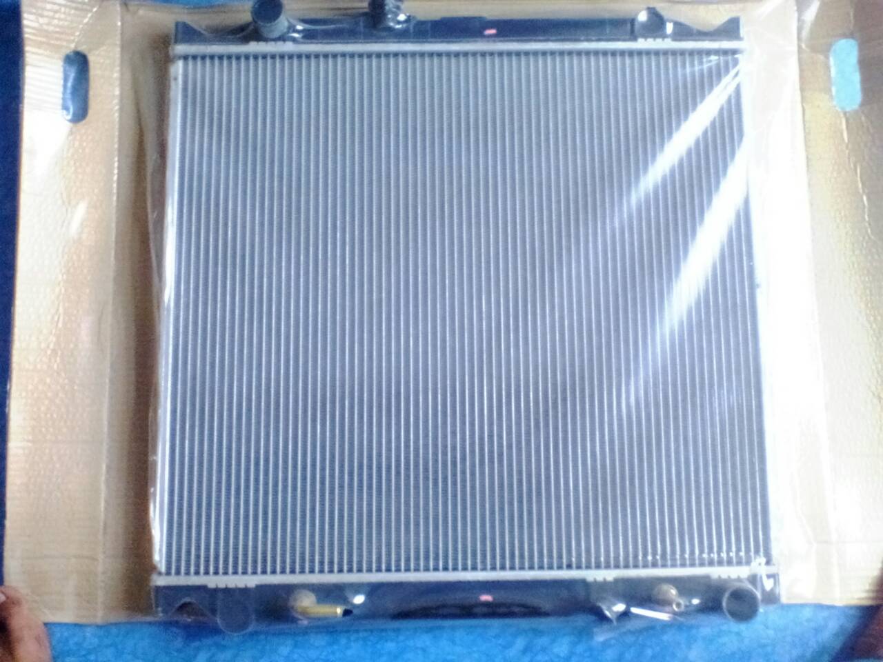 หม้อน้ำ TOYOTA PRADO DIESEL ปี 95