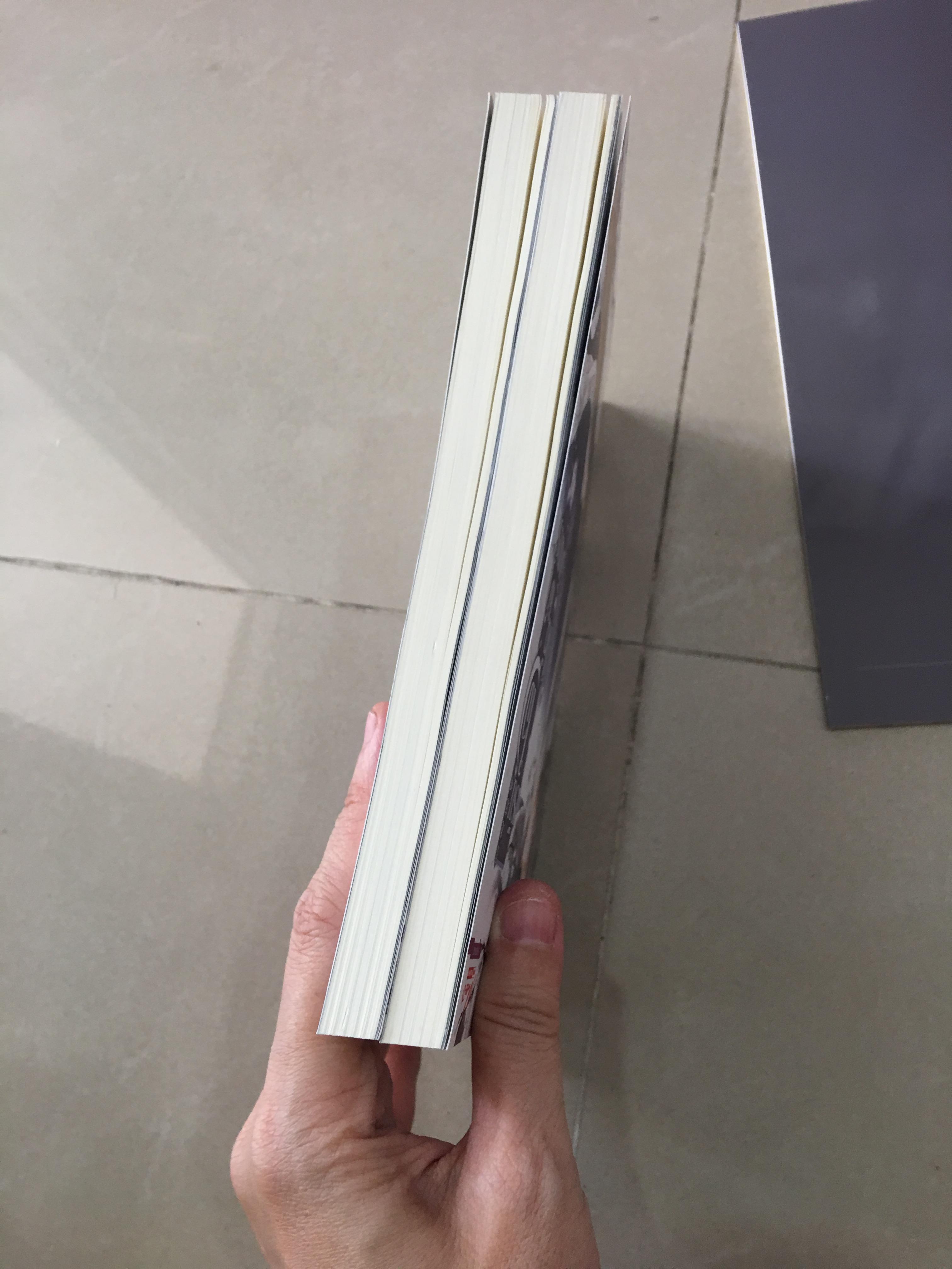 นิยายแปล เร้นใจใต้เงาจันทร์ + สมุดโน๊ตเล่มใหญ่