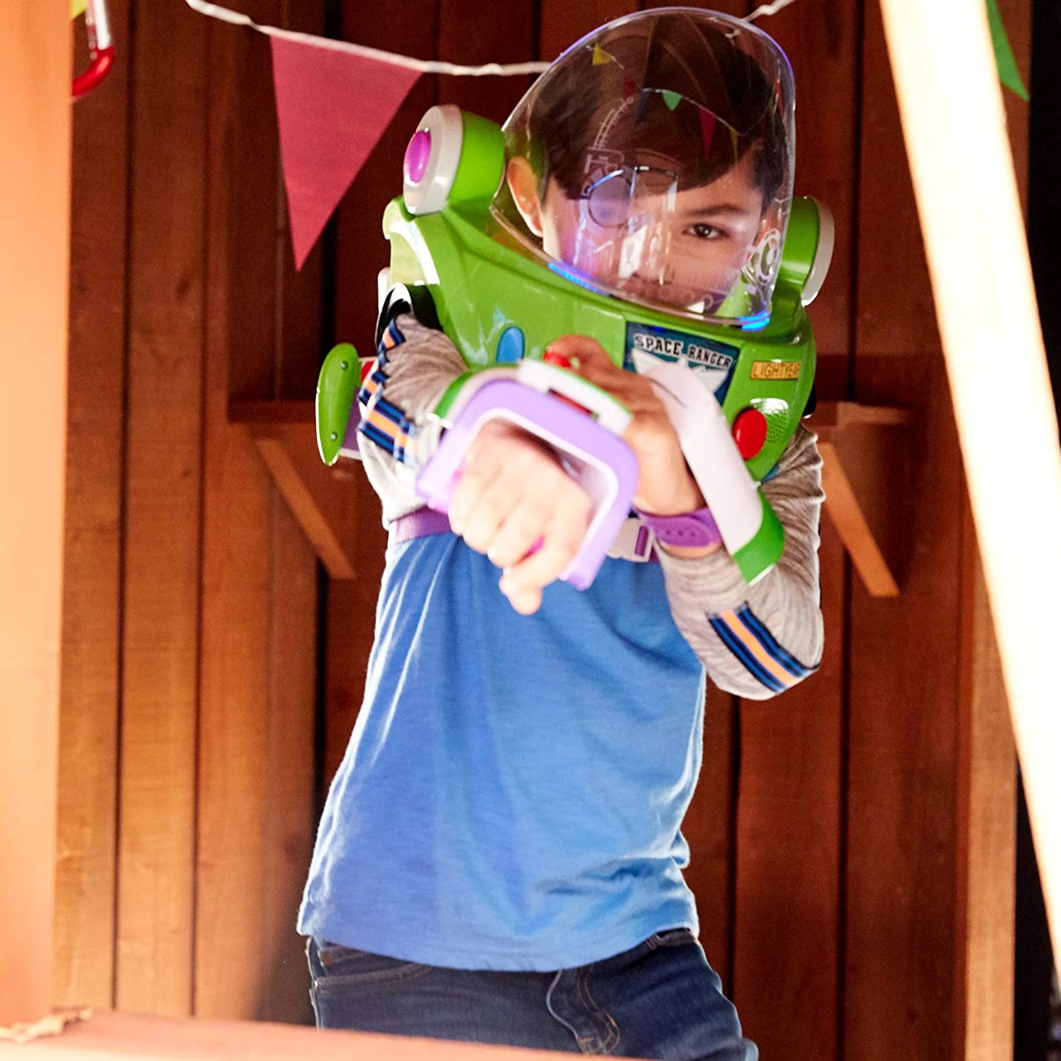 ปืนยิงดิสก์บัซ ไลท์เยียร์ Toy Story Buzz Lightyear Rapid Disc Blaster ราคา 990 บาท