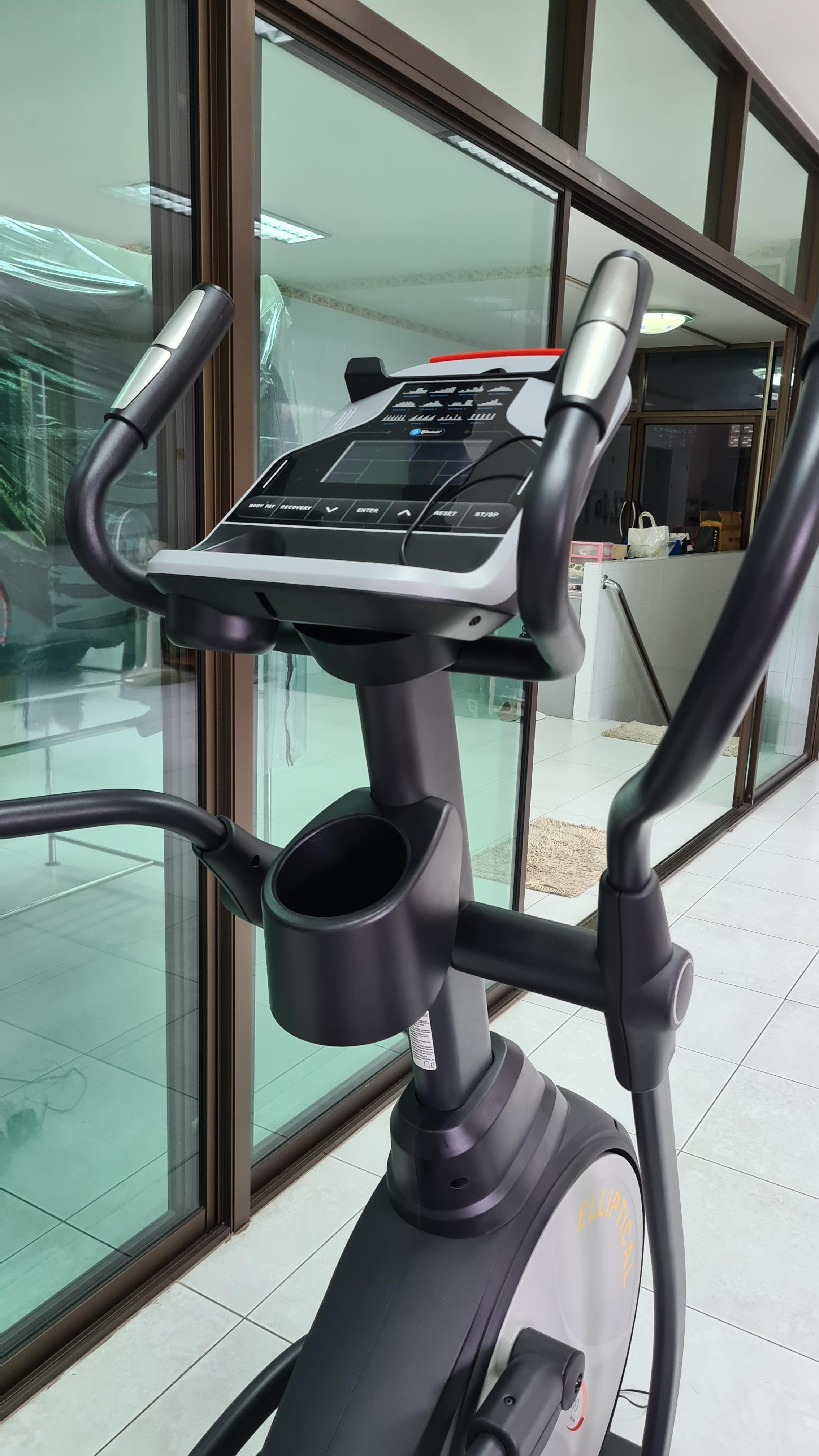 เครื่องเดินวงรี Coloradoรุ่น EC655 ELLIPTICAL