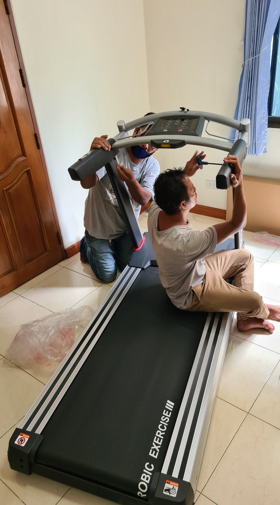 ลู่วิ่งไฟฟ้าAeonFitnessรุ่นAZ60 / Motor AC 4 HP