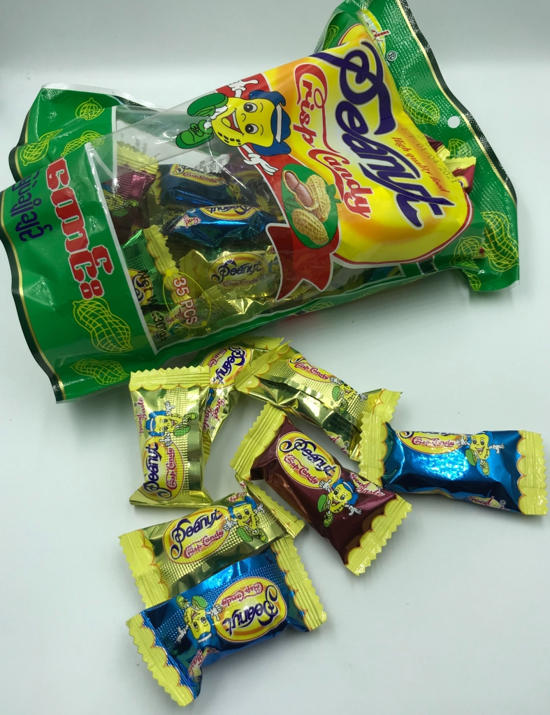 ขนมถั่ว อร่อย ต้องลอง พร้อมส่ง !!! ขนมถั่วตุ๊บตั๊บพม่า Peanut Crisp Candy 1 ห่อ บรรจุ 35 ชิ้น ขนาด 350 กรัม/ห่อ ขนมถั่วตัดพม่า ขนมพม่า เคี้ยวอร่อย ทานเพลิน ถั่วตุ๊บตั๊บพม่า ยี่ห้อ Good Taste