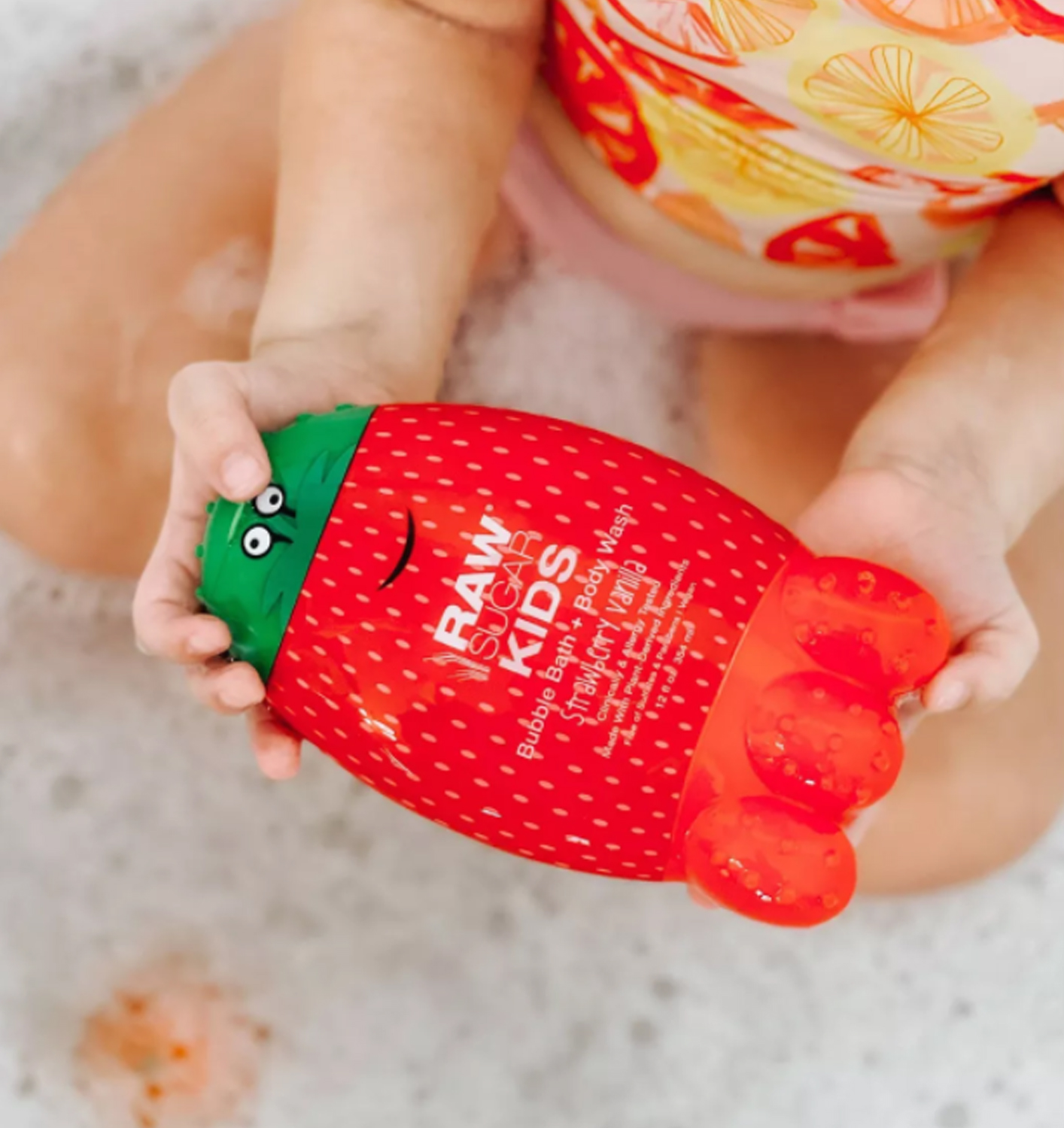 Raw Sugar Kids Bubble Bath + Body Wash สตรอเบอร์รี่วานิลลา - 12 fl oz ราคา 450.- บาท