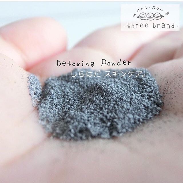 Detox powder three brand (แป้งดีท็อกผิวหน้า ทรี แบรนด์)