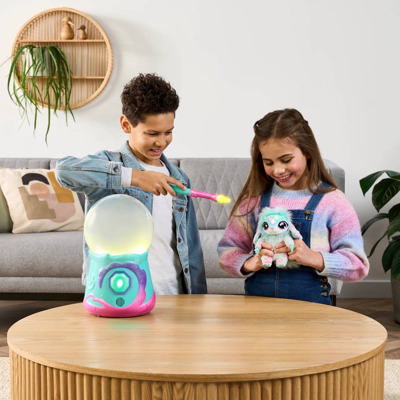 ล็อตใหม่ รุ่นใหม่ ตุ๊กตา Magic Mixies Sparkle Magic Crystal Ball สีชมพู ราคา 4,190 บาท