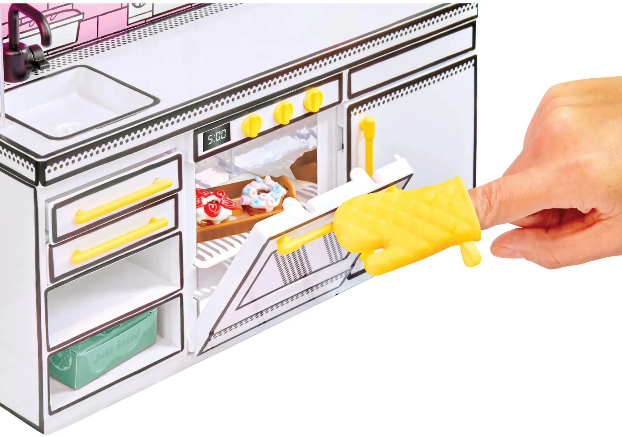 นำเข้า 🇺🇲 Miniverse Make It Mini Kitchen ของ MGA - ชุดของเล่นครัว DIY ราคา 2,190 บาท ค่าจัดส่ง 100 บาท
