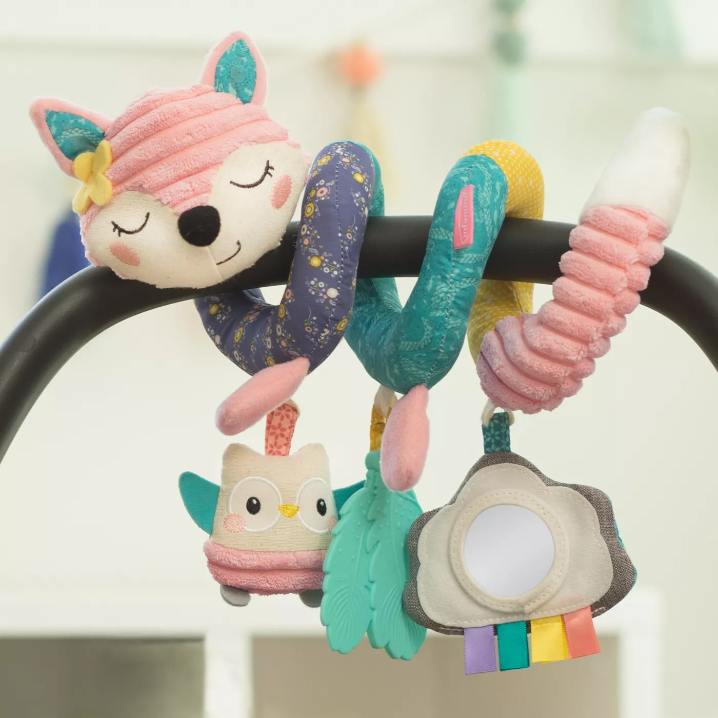 ตุ๊กตาโมบายห้อยคาร์ซีท รถเข็นหรือเปล สีชมพู Infantino Go gaga! Spiral Car Seat Activity Toy - Pink