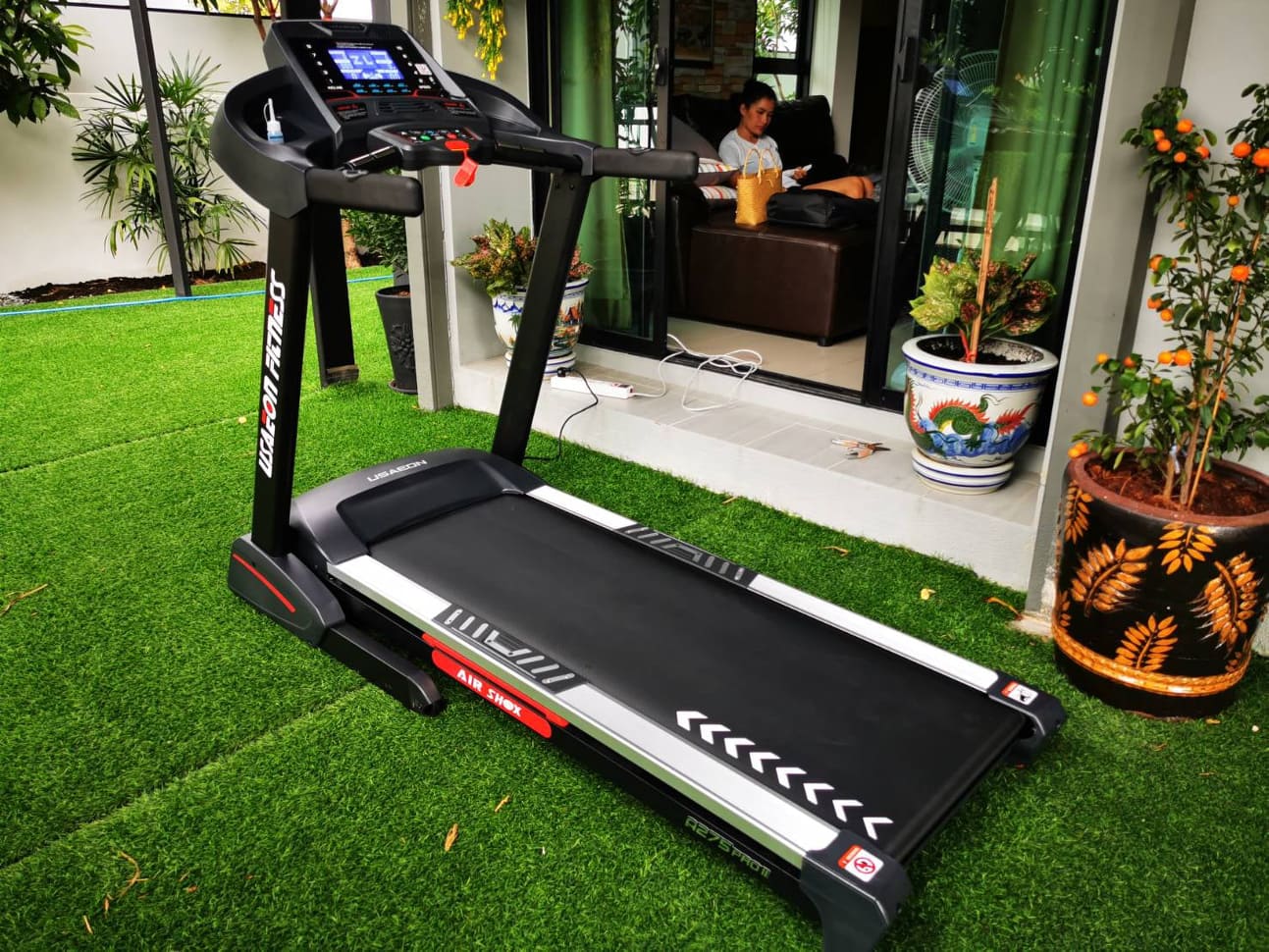 ขายตัวโชว์ลู่วิ่งไฟฟ้า USAeon รุ่น A275Pro2 Treadmill USA