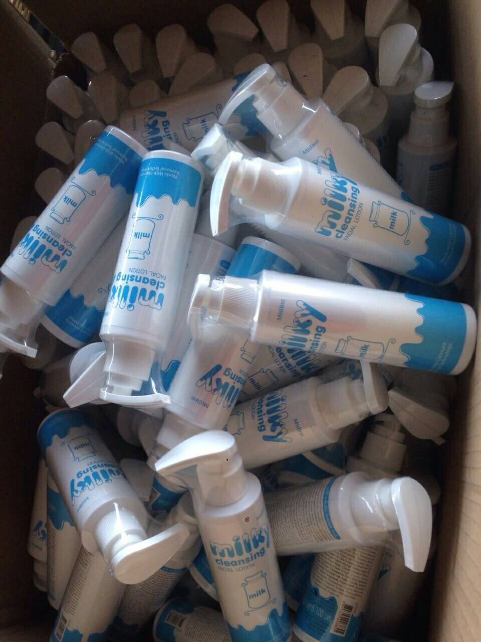 โลชั่นทำความสะอาดผิวหน้า มิสทีน มิลค์กี้ เคล็นซิ่ง (Mistine Milky Cleansing Facial Lotion)