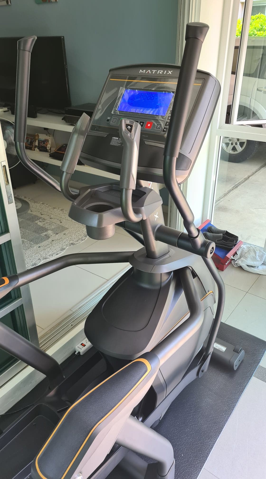 เครื่องเดินวงรี Matrix Elliptical E30XR USA