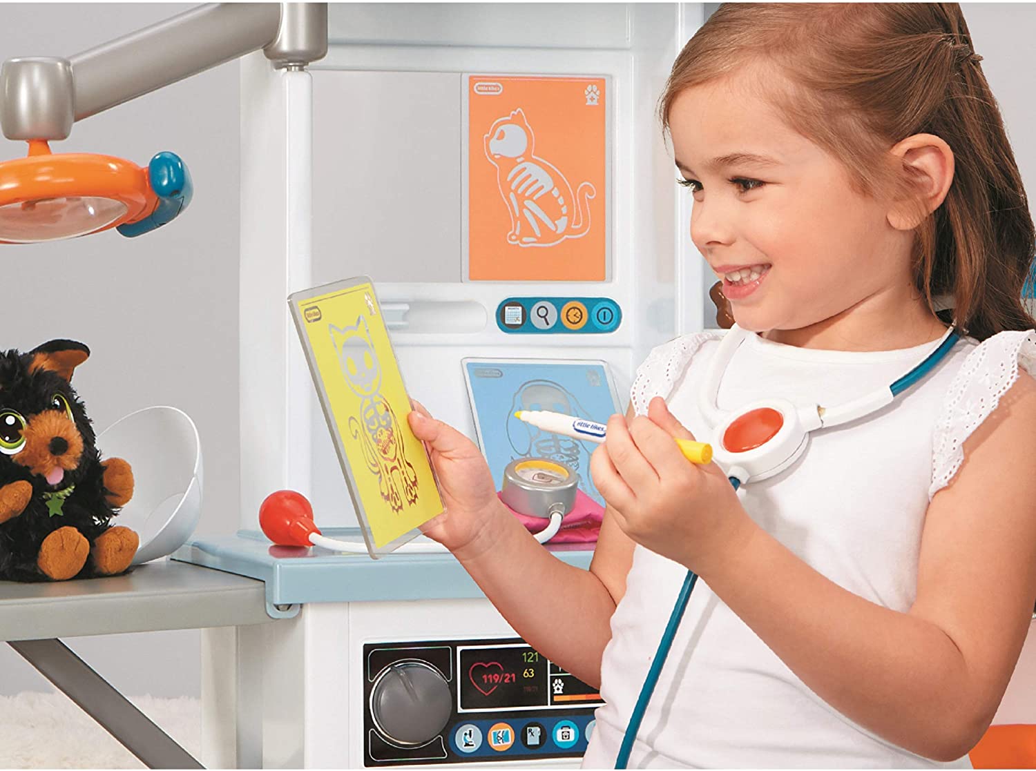 Little Tikes Vet Toys for Kids - My First Pet Doctor Checkup Pretend Play Set Veterinarian Playse ราคา 5,890 - บาท
