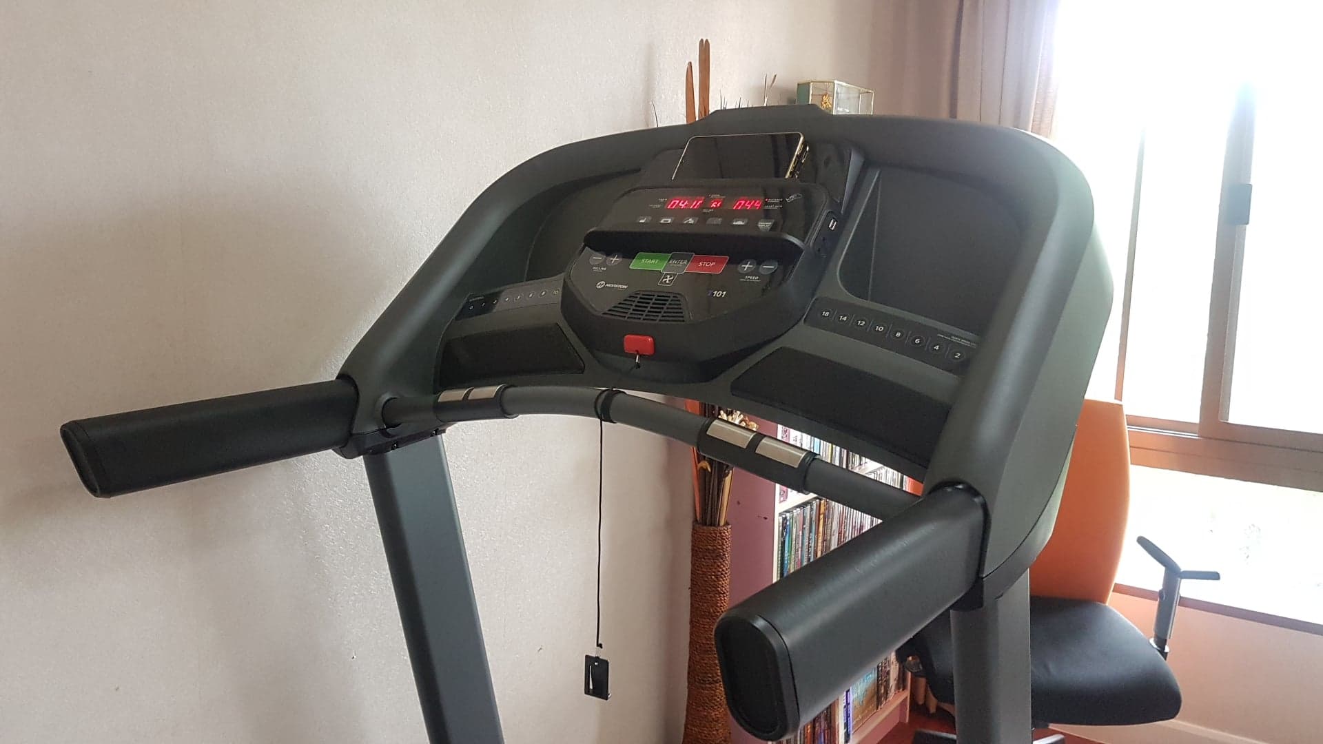 ลู่วิ่งไฟฟ้า Horizon T101