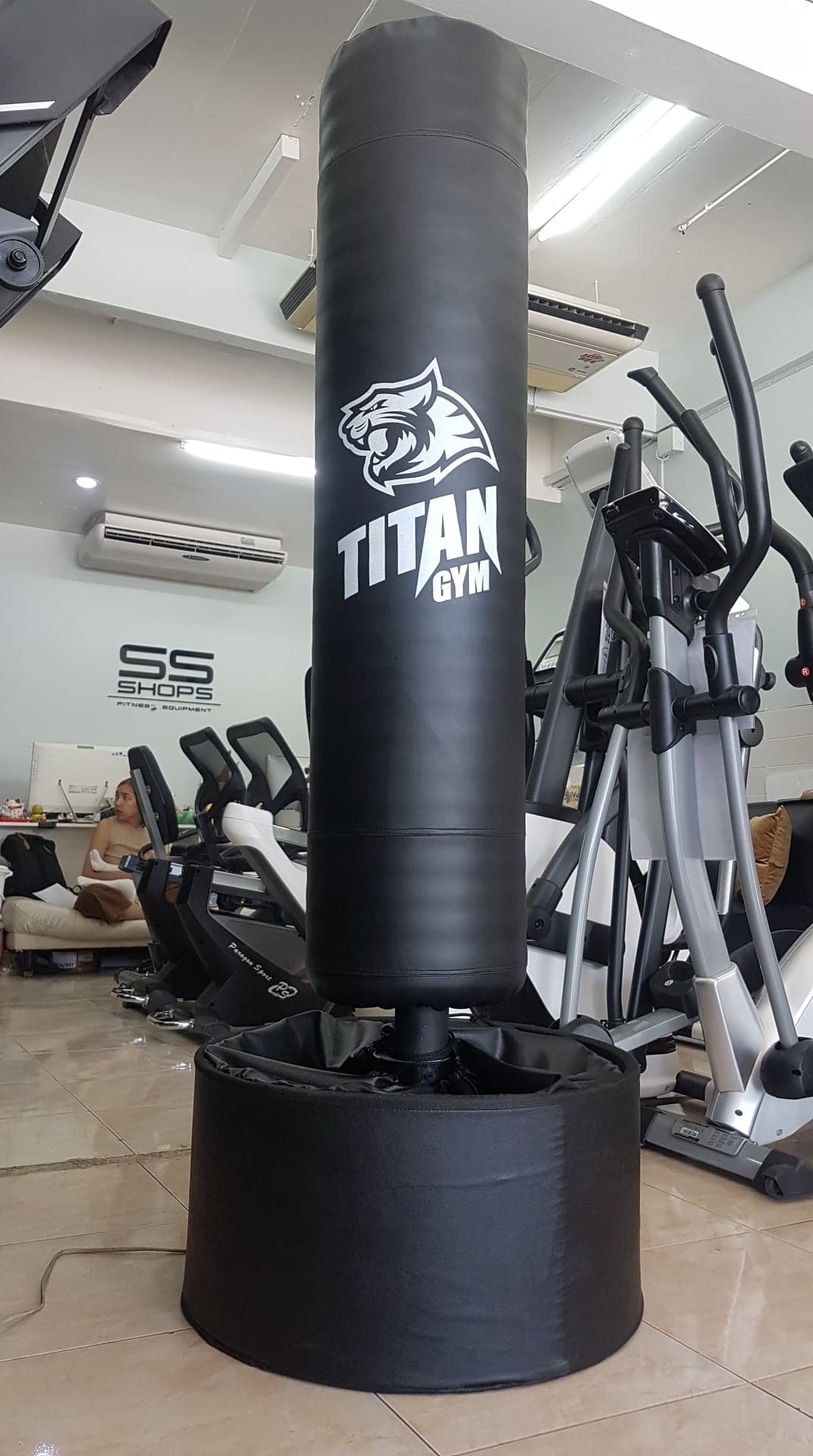 กระสอบทรายตั้งพื้นรุ่น TitanFit วางได้ทุกพื้นผิว