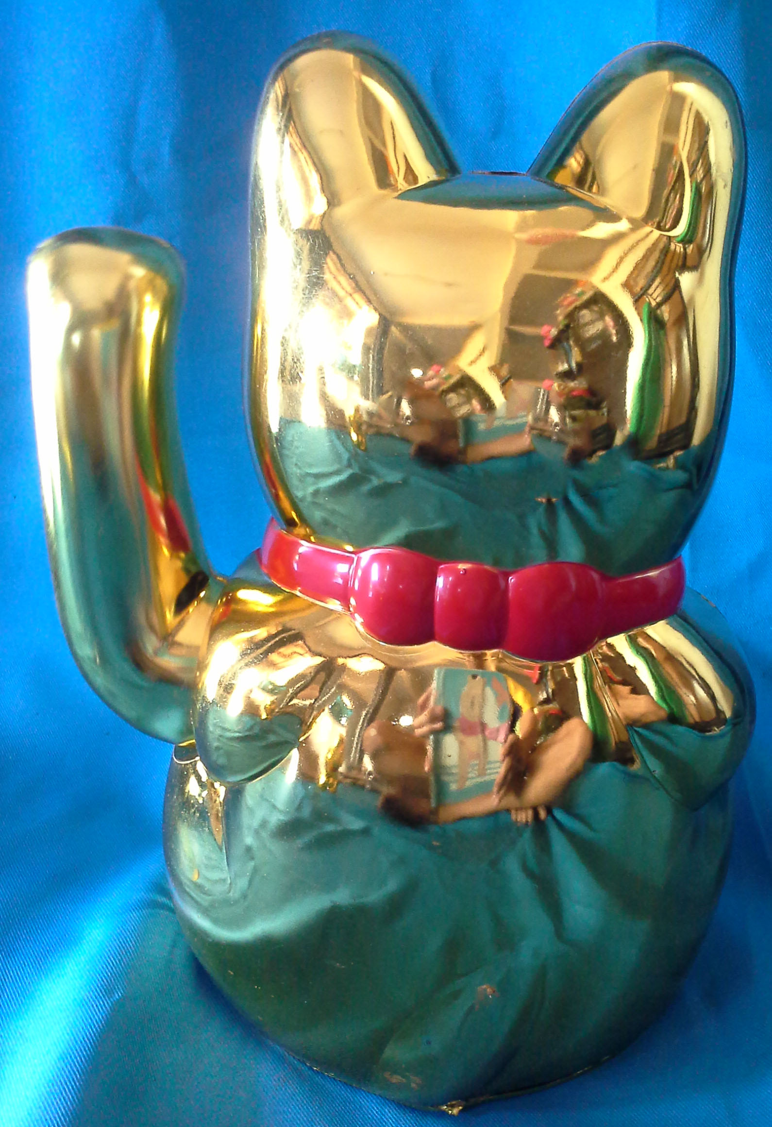 แมวกวักตัวใหญ่