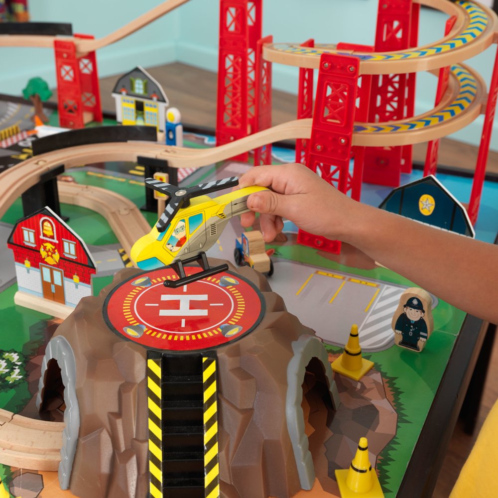 โต๊ะกิจกรรมรถไฟ KidKraft Airport Express Espresso Train Set & Table