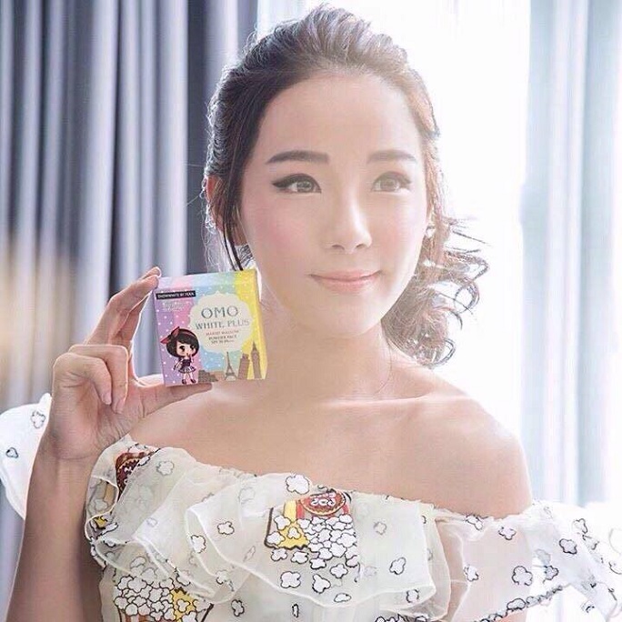 แป้งดินน้ำมันโอโม่ ไวท์พลัส MARSHMALLOW POWDER PACT SPF 50 PA+++