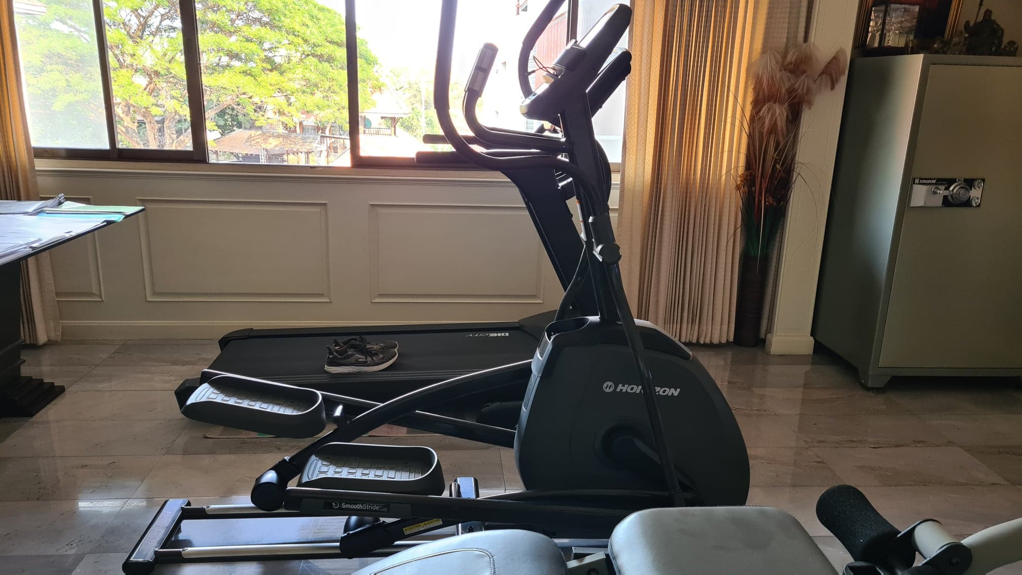 เครื่องเดินวงรี Horizon ex59 elliptical