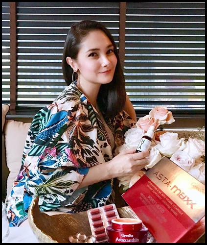 กิฟฟารีน ไฮยา อินเทนซีฟ ไวท์เทนนิ่ง พรี-ซีรั่ม Giffarine Hya Intensive Whitening Pre-Serum