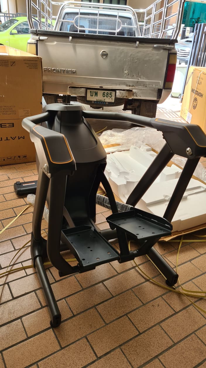 เครื่องเดินวงรี Matrix Elliptical E30XR USA
